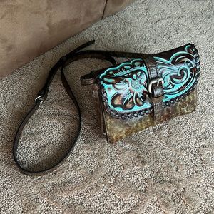 PATRICIA NASH Lanza Embroidered
Crossbody Organizer